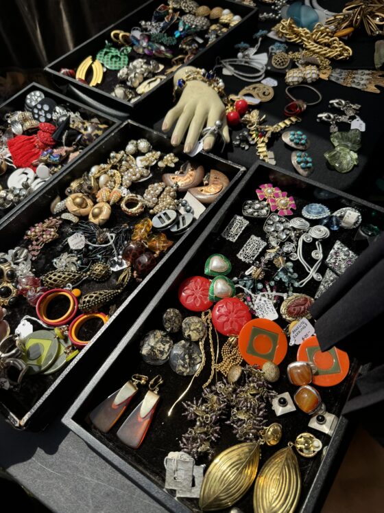 Come with me to vintage flea in the Hamptons!