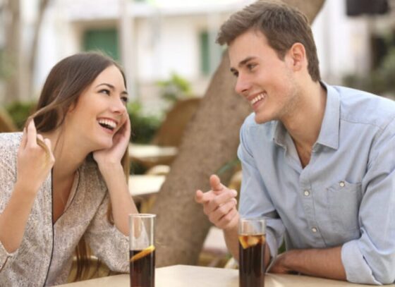 Ignite Your Online Dating Conversations: The Power of Authenticity (and a Dash of Humor)